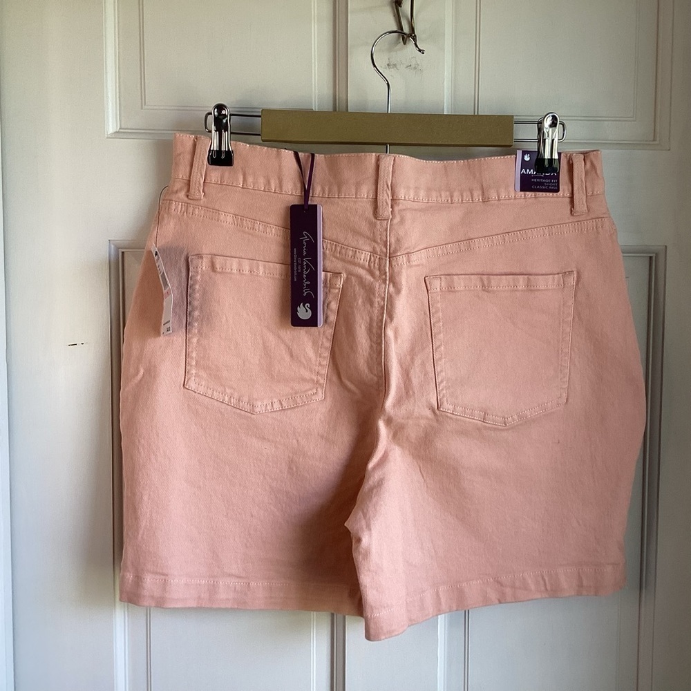 Gloria Vanderbilt Amanda NWT Women’s Peach Denim Shorts.  Size 10 - Picture 2 of 9